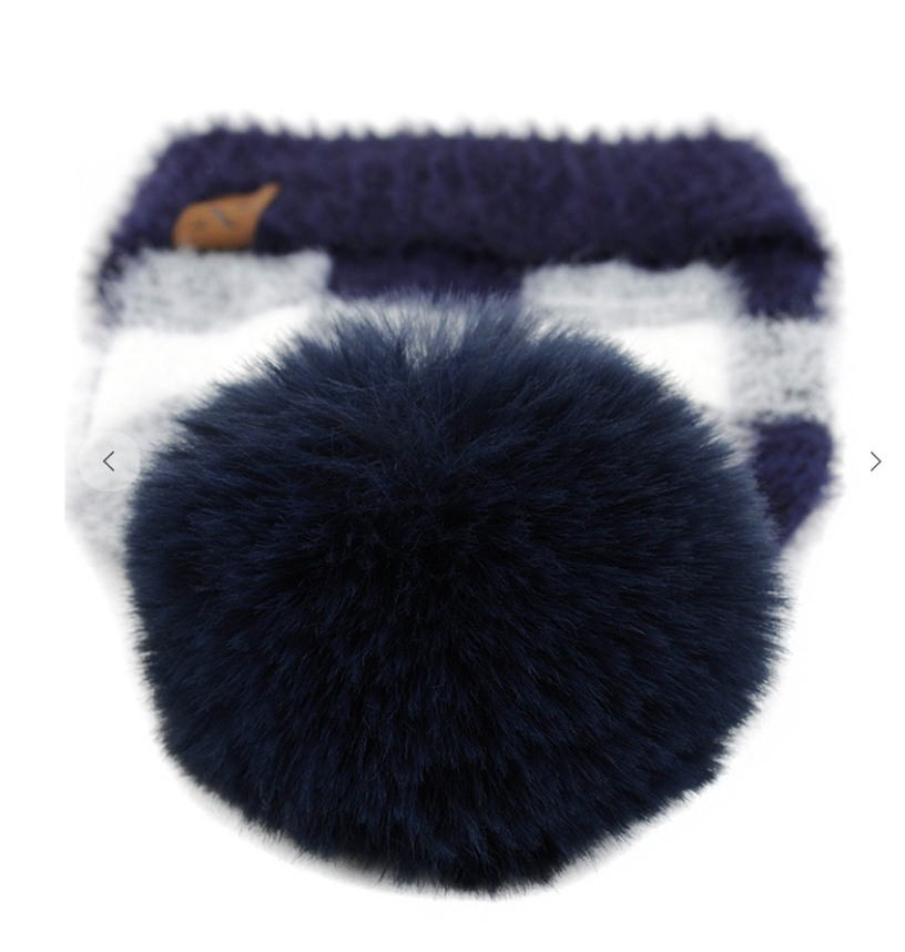 Pom pom knit hat black