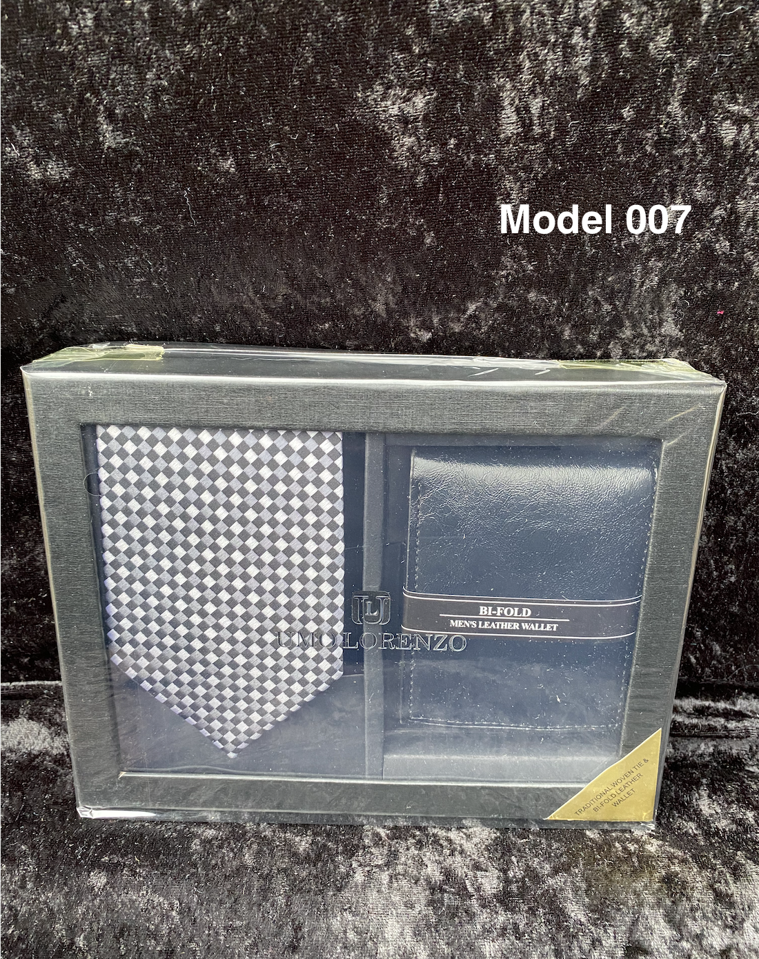Tie and leather wallet 001