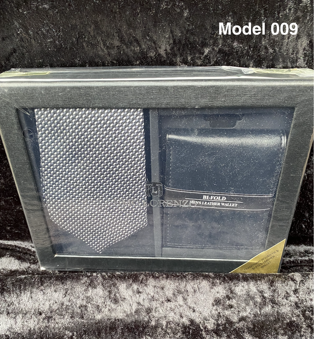 Tie and leather wallet 001